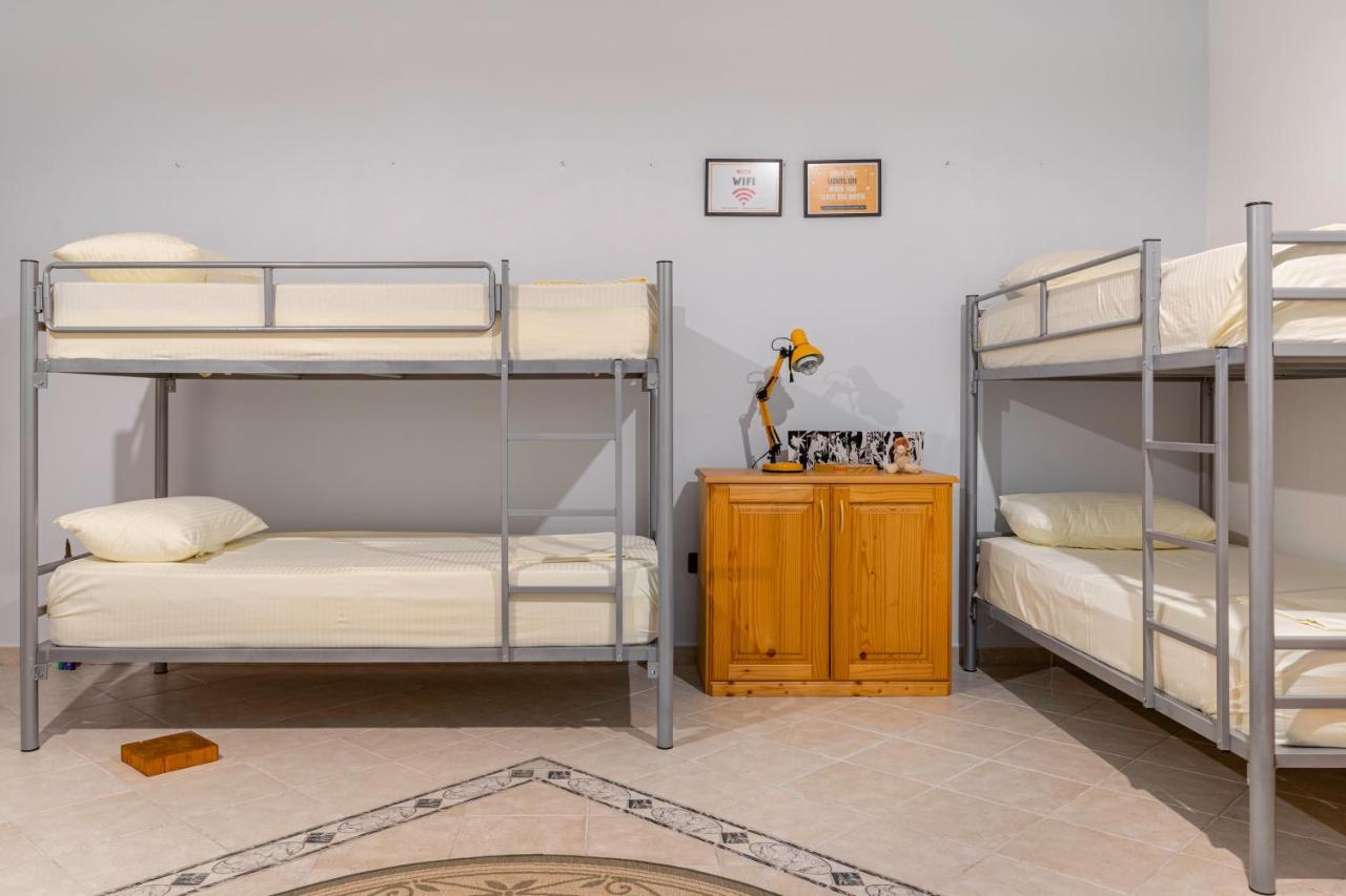 Hostel Nena Semi 티라나 외부 사진